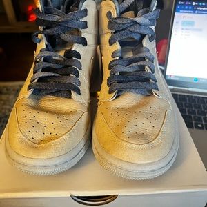 Jordan 1 mid size 5 women’s sneaker